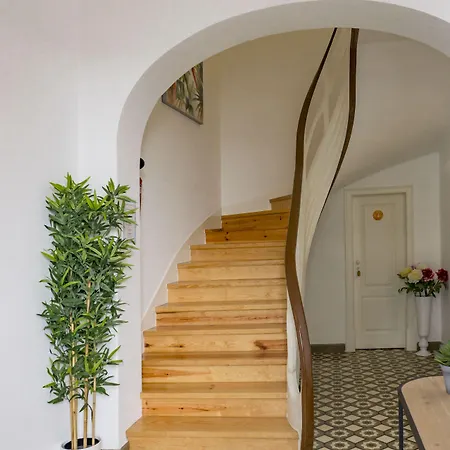 Lalitana Townhouse Gæstehus Lagos